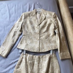 Georgiou studio size 4 skirt and suit set